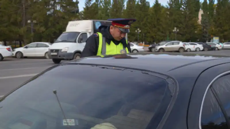 На усиленный вариант несения службы переведена полиция Алматы