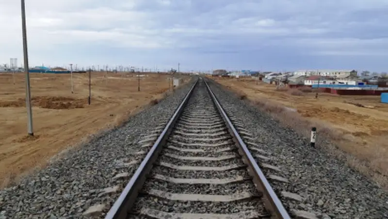 Свет в конце туннеля: как добираются в школу в поселке Доссор