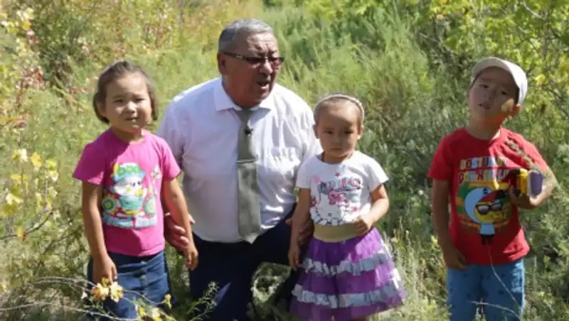 Жители столицы запустили оригинальный челлендж к 175-летию Абая