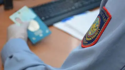 Столичных полицейских, отпустивших боксера Шуменова, наказали, фото - Новости Zakon.kz от 01.08.2023 16:29