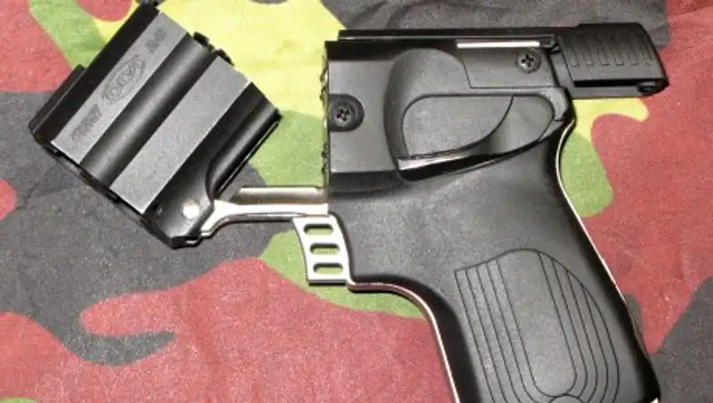 В Алматы у мужчины изъяли незаконно хранившийся травматический пистолет 