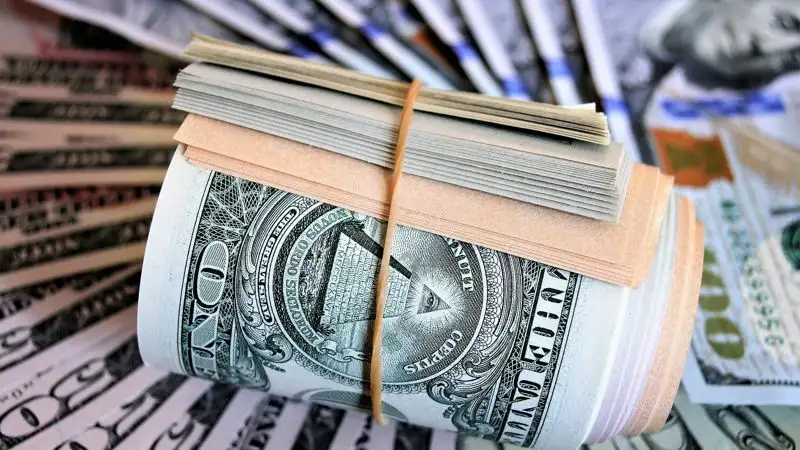 Доллар снова подорожал на торгах 12 мая