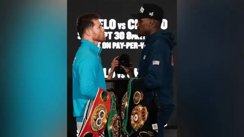 Сауль "Канело" Альварес отстоял свой титул абсолютного чемпиона мира по боксу