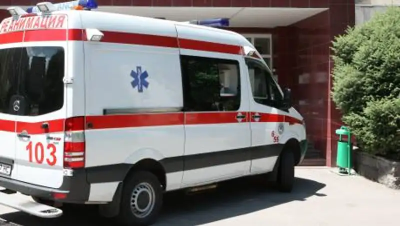 В СКО наступивший на гвоздь мужчина скончался от столбняка