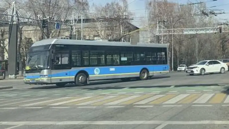 Троллейбус задымился в Алматы