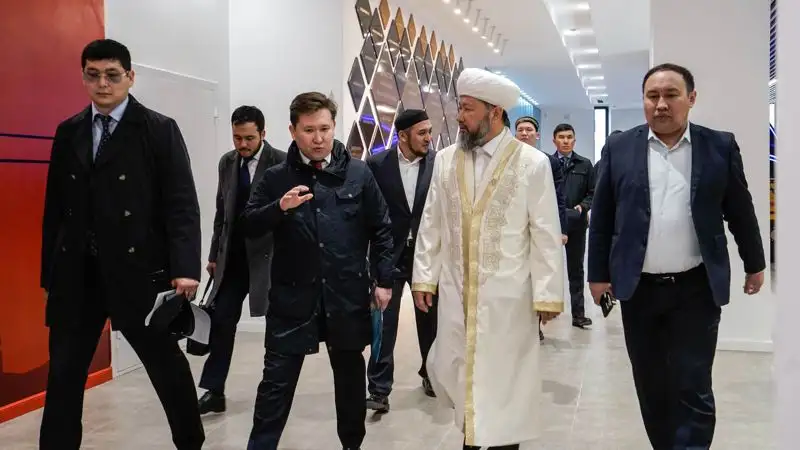 В Атырау прошла международная конференция, посвященная 800-летию Султана Бейбарыса, фото - Новости Zakon.kz от 26.04.2023 13:00