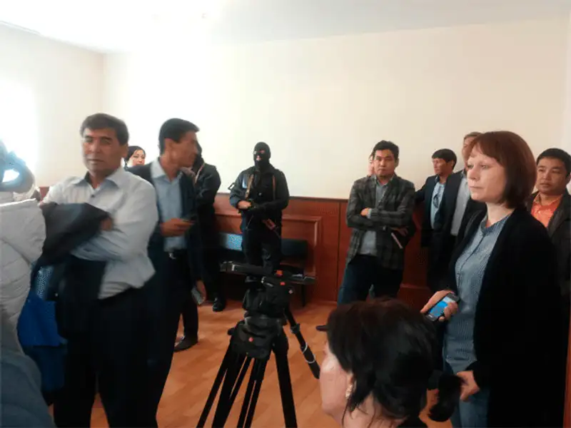 В Астане родственники осужденных по статье «терроризм» возмущены решением суда (фото) В Астане родственники осужденных по статье «терроризм» возмущены решением суда (фото), фото - Новости Zakon.kz от 14.08.2013 21:47