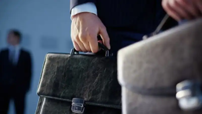 Антикор призывает министра Атамкулова наказать председателя Комитета транспорта