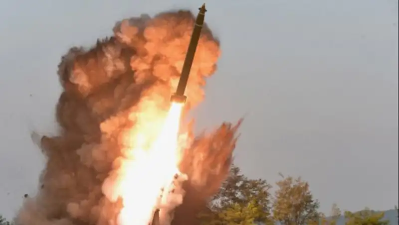 Северная Корея запустила снаряды в сторону Японского моря