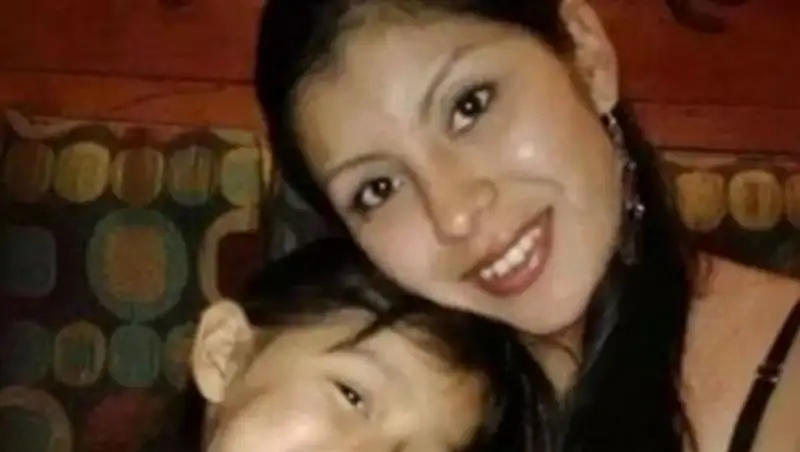 В США полицейский застрелил женщину, угрожавшую ему ножницами