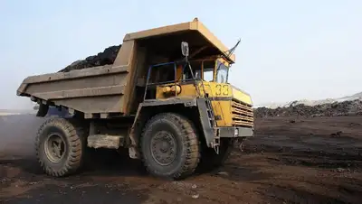 Казахстан вводит временный запрет на вывоз угля из страны автомобильным транспортом, фото - Новости Zakon.kz от 19.09.2022 10:46