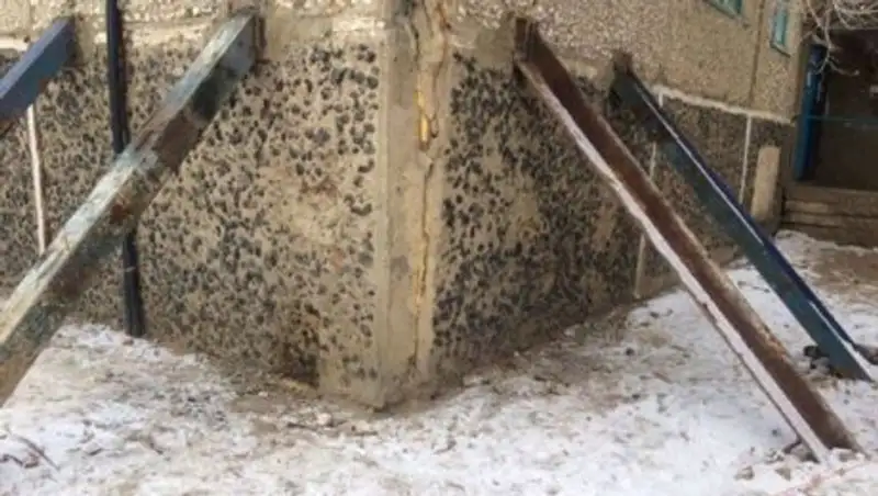 Аварийный подъезд дома в Жезказгане будет реконструирован