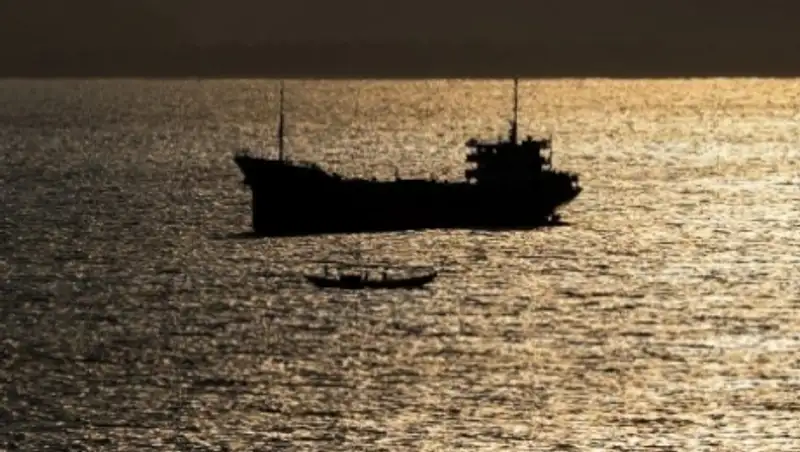 Число жертв крушения судна с беженцами у берегов Турции превысило 30