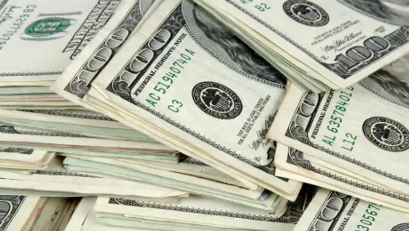 Курс доллара продолжил рост после праздников