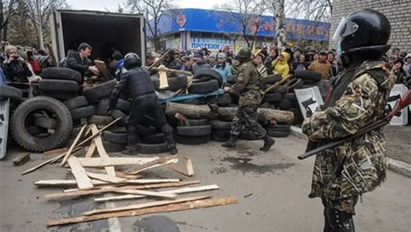 Славянск: спецназ, БТРы и вертолеты против самообороны города