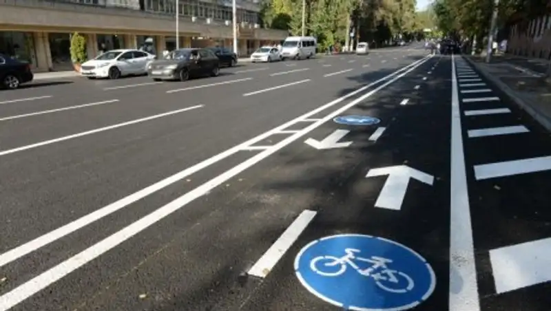 В Алматы завершен ремонт дорожного полотна на всех магистральных улицах