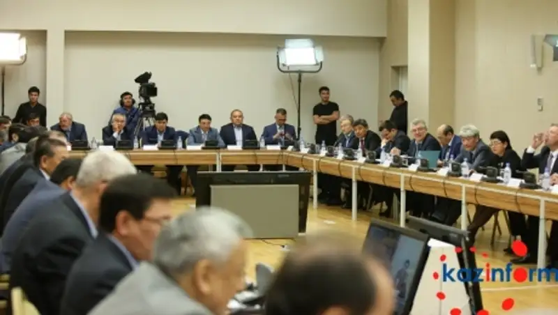 К.Сагадиев поддерживает продажу земли казахстанцам