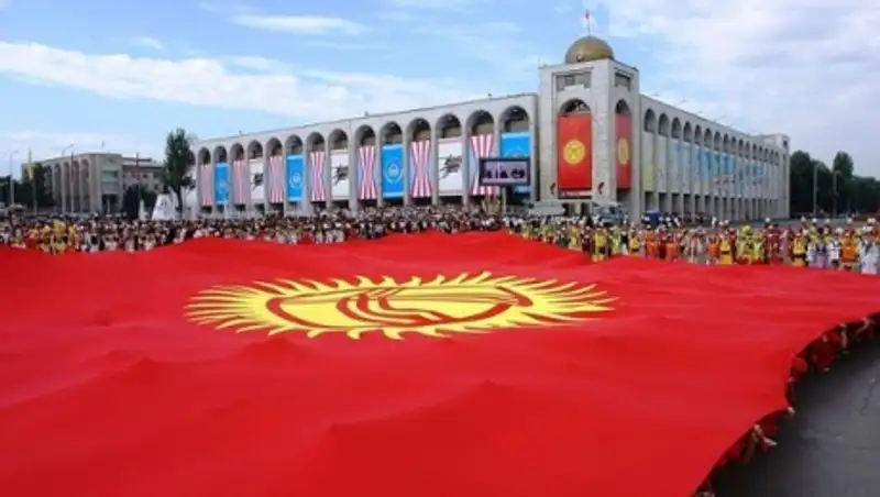 Новый состав парламента Киргизии приступил к работе