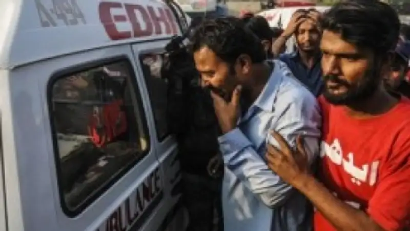 10 человек погибли в результате аварии бензовоза в Пакистане