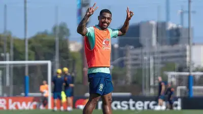 Футболист Малком не оплатил 60 штрафов за нарушения ПДД в России, фото - Новости Zakon.kz от 28.07.2023 14:33