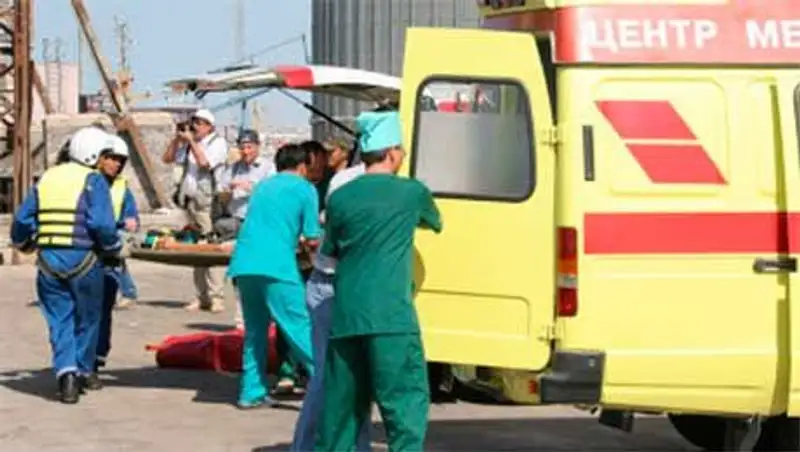 За несколько часов в Астане на разных объектах с высоты сорвались шестеро рабочих