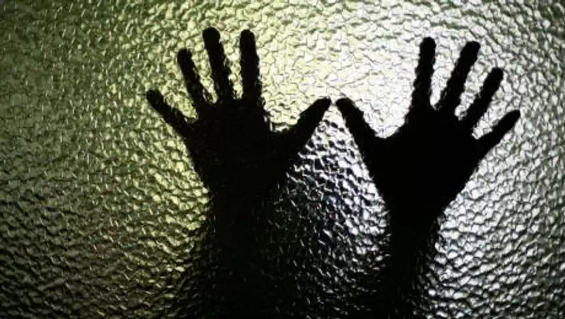 Мать утверждает, что ее пятилетнего сына изнасиловал сосед