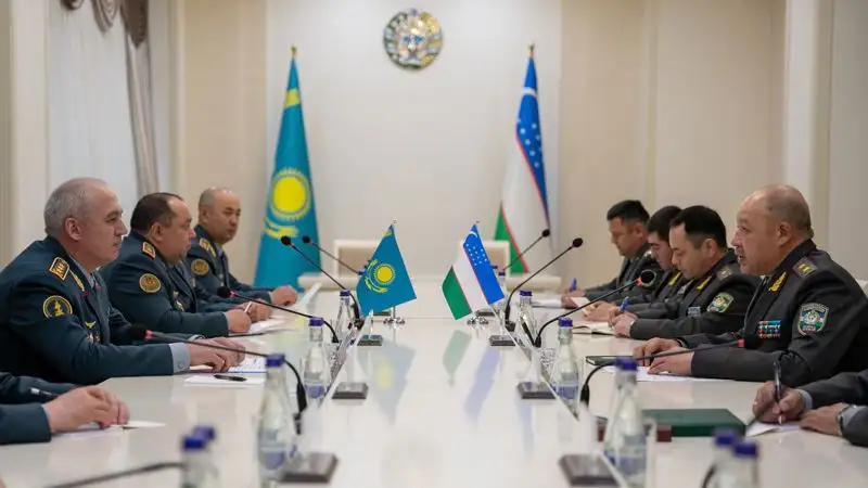 Министры обороны Казахстана и Узбекистана обсудили перспективы развития сотрудничества, фото - Новости Zakon.kz от 18.05.2023 17:42