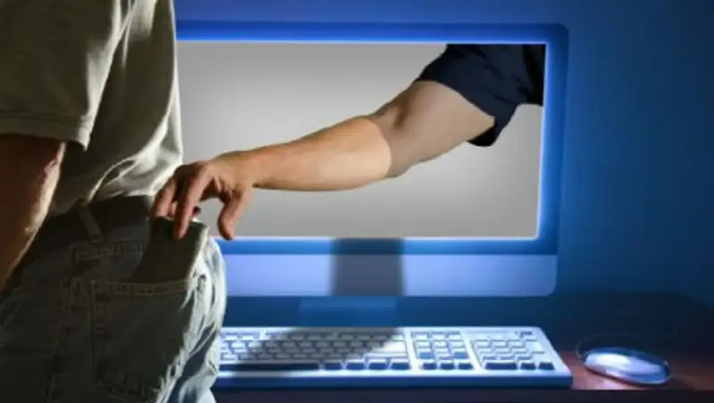 Мошенники выманивают деньги прикрываясь фотографиями казахстанских телеведущих