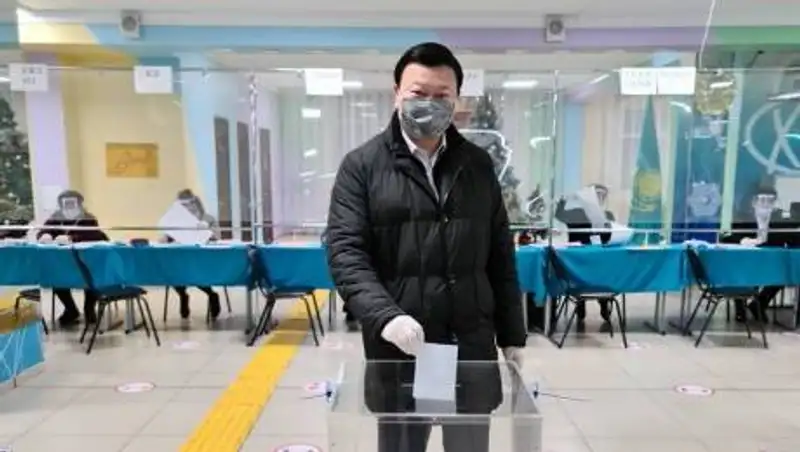 Исполнил свой гражданский долг. Цой проголосовал на парламентских выборах