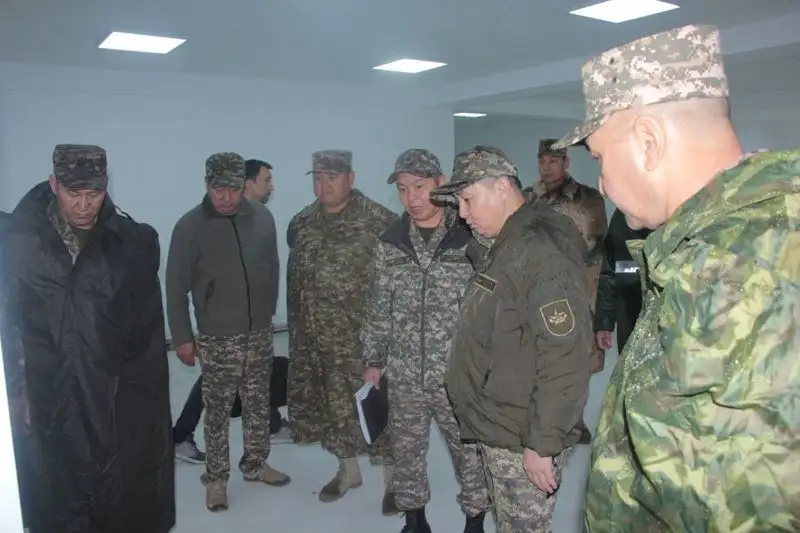 Замминистра обороны проверил готовность военных объектов в гарнизонах к отопительному сезону