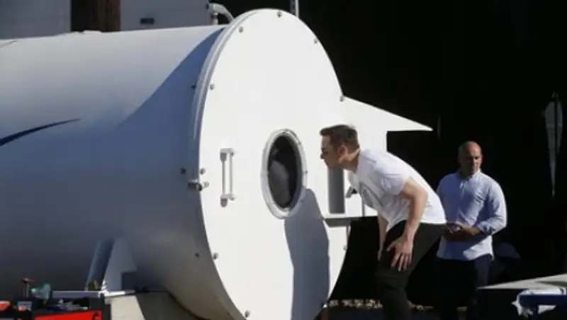 Илон Маск похвастался строительством дракона-киборга