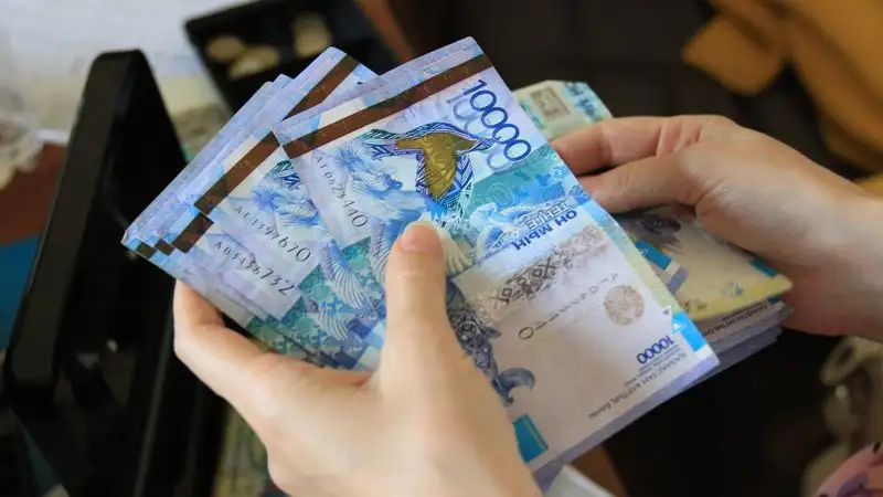 Курс тенге укрепился в январе без интервенций Нацбанка