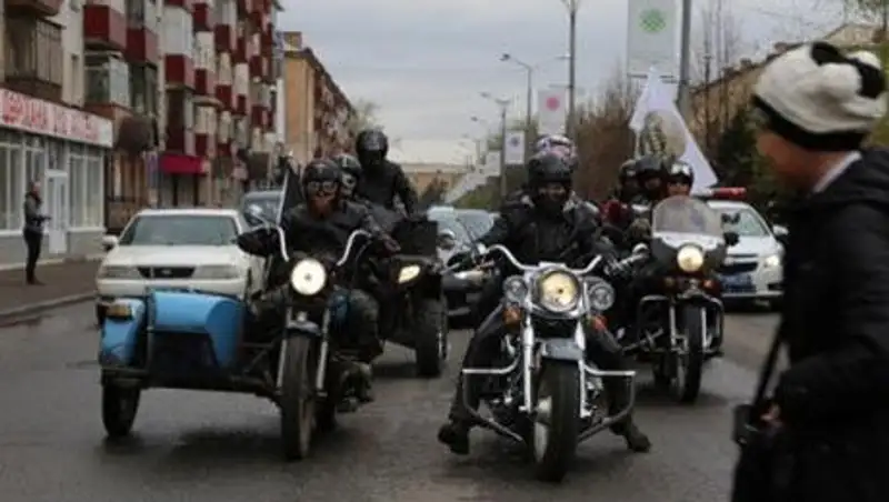 Байкеры Усть-Каменогорска провели акцию «Внимание: мотоциклист!»