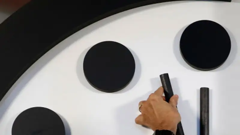 До "ядерной полуночи" осталось 100 секунд. Эксперт оценил перевод часов Судного дня