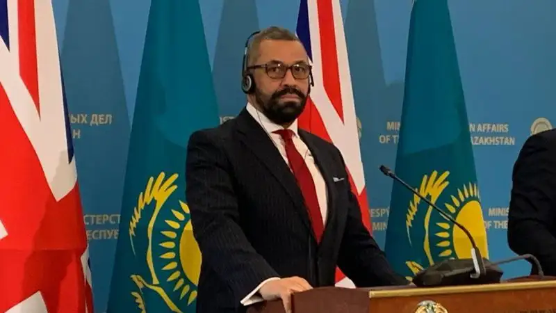 Глава британского МИД впервые за пять лет посетит Китай для стабилизации отношений