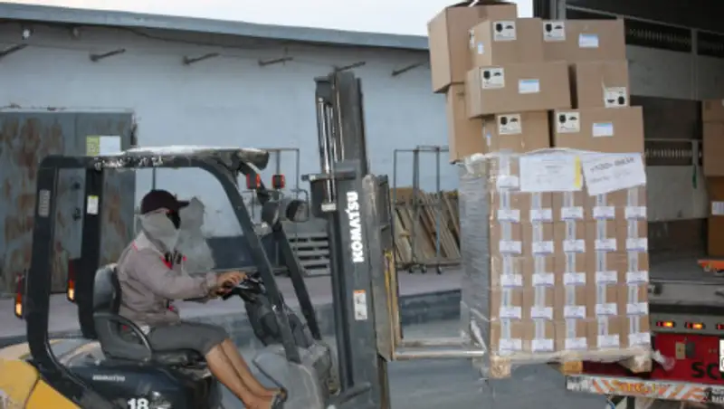 В Атырау прибыла очередная фура с крупной партией лекарств