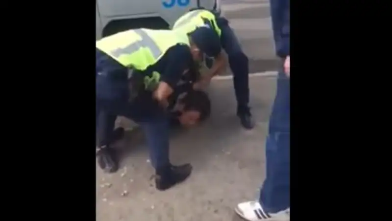 В ВКО полицейским пришлось применить физическую силу при задержании нарушителя ПДД