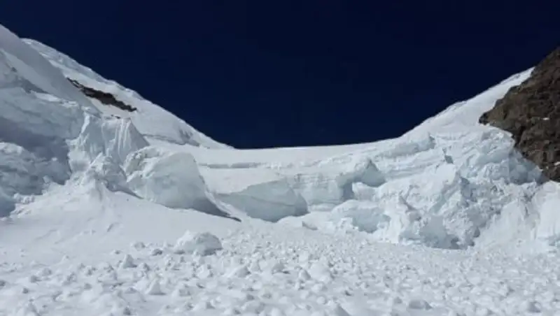 Алматинцев просят воздержаться от походов в горы