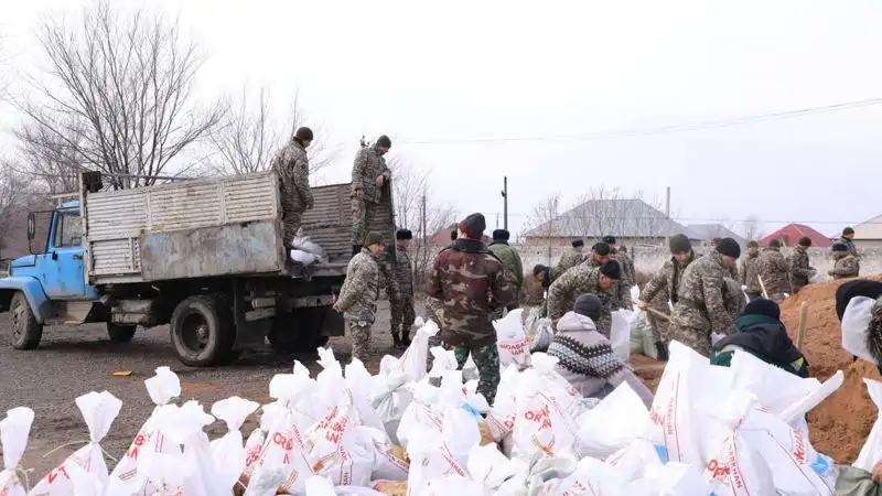 Минобороны задействовано в противопаводковых мероприятиях в Туркестанской области, фото - Новости Zakon.kz от 03.02.2023 09:36