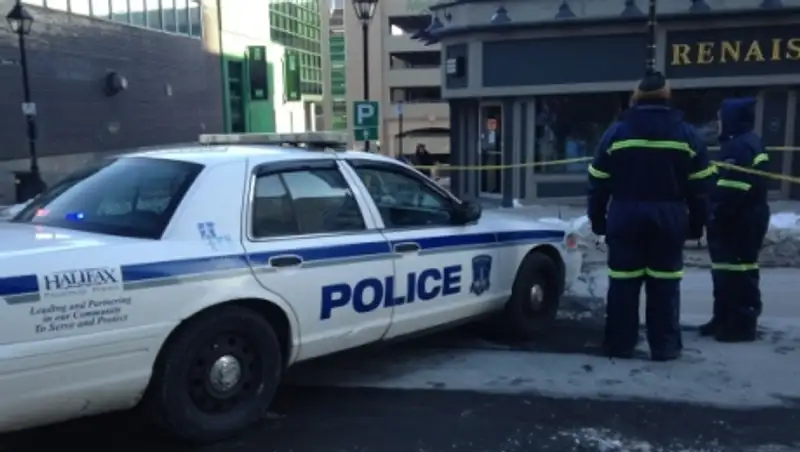 В Калифорнии неизвестные застрелили стража порядка рядом с полицейским участком