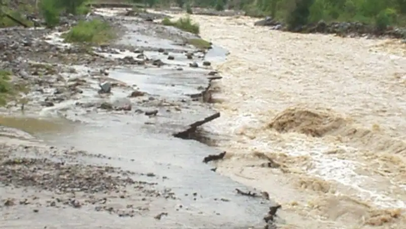 В предгорьях Алматы сохраняется селевая опасность