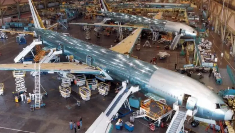 Boeing сократит производство самолетов