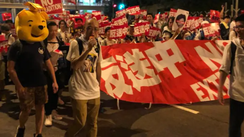 Жители Гонконга протестуют против закона об экстрадиции