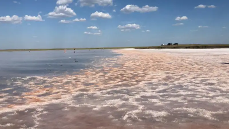 Озеро Кубейтуз может надолго потерять свою уникальность из-за варварства людей
