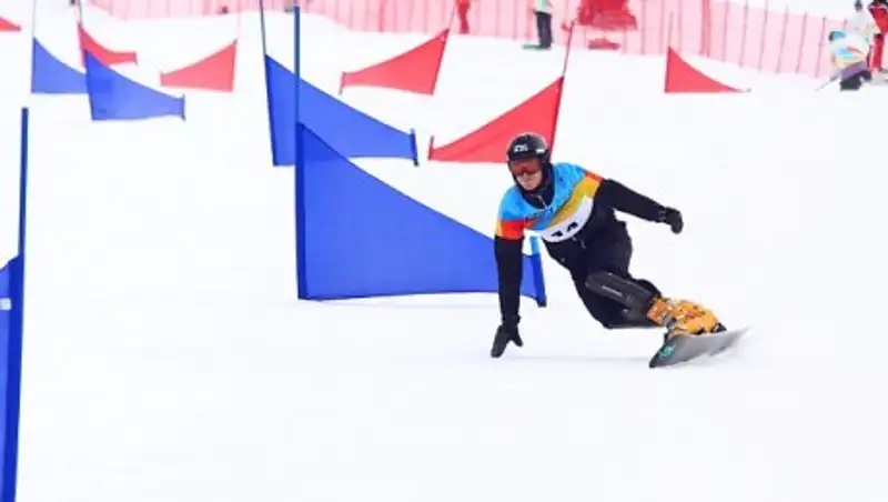 Золотые медали в параллельном гигантском слаломе у сноубордистов достались Польше и России