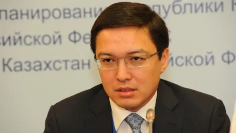 Д. Акишев не исключает возможности передачи средств ЕНПФ иностранным управленцам