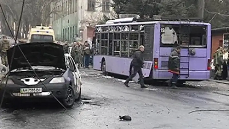 Силовики обвинили ополченцев в обстреле троллейбуса в Донецке