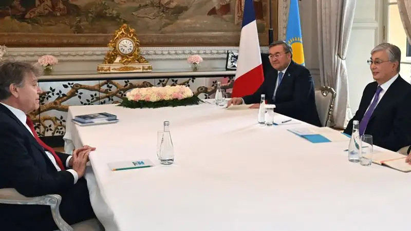 Токаев встретился с основателем Французского института международных отношений