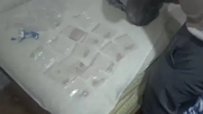 В Семее полицейские поймали закладчика с партией мефедрона, фото - Новости Zakon.kz от 21.09.2023 23:13