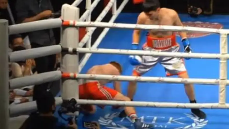Казахстанский боксер нокаутировал украинца на вечере бокса в Алматы